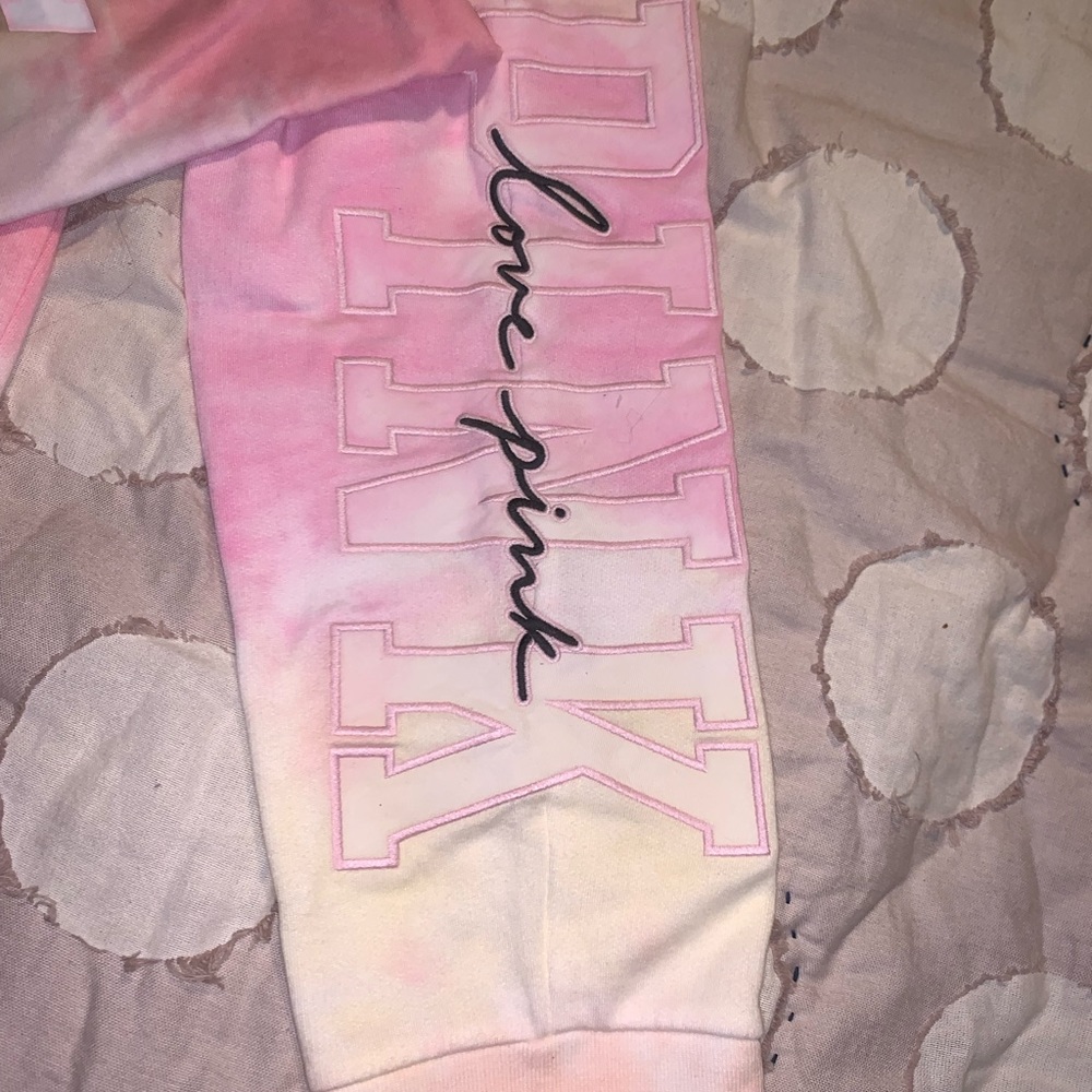 ❤️❤️Sold on eBay❤️❤️ VS Pink S Freya Tie Dye 1/4 Zip Sweatshirt & Joggers - Picture 16 of 16